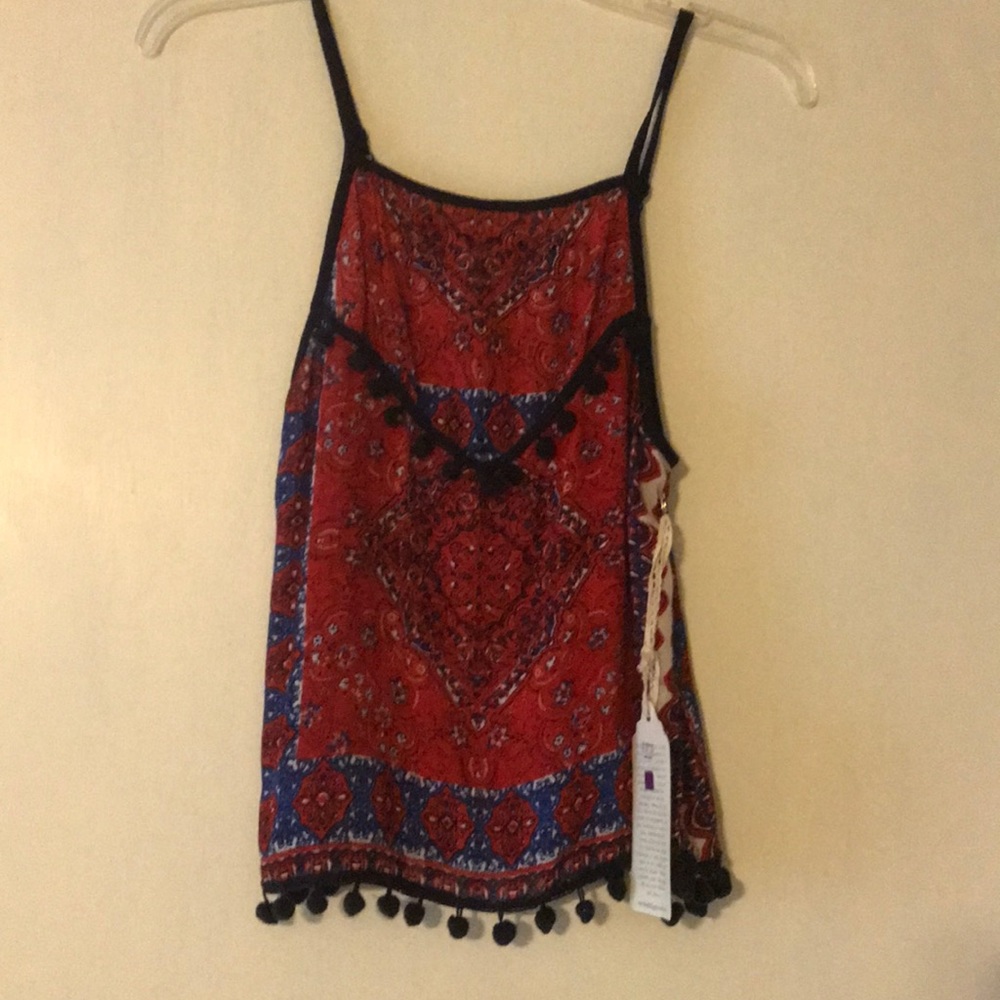 Junior top with pompoms